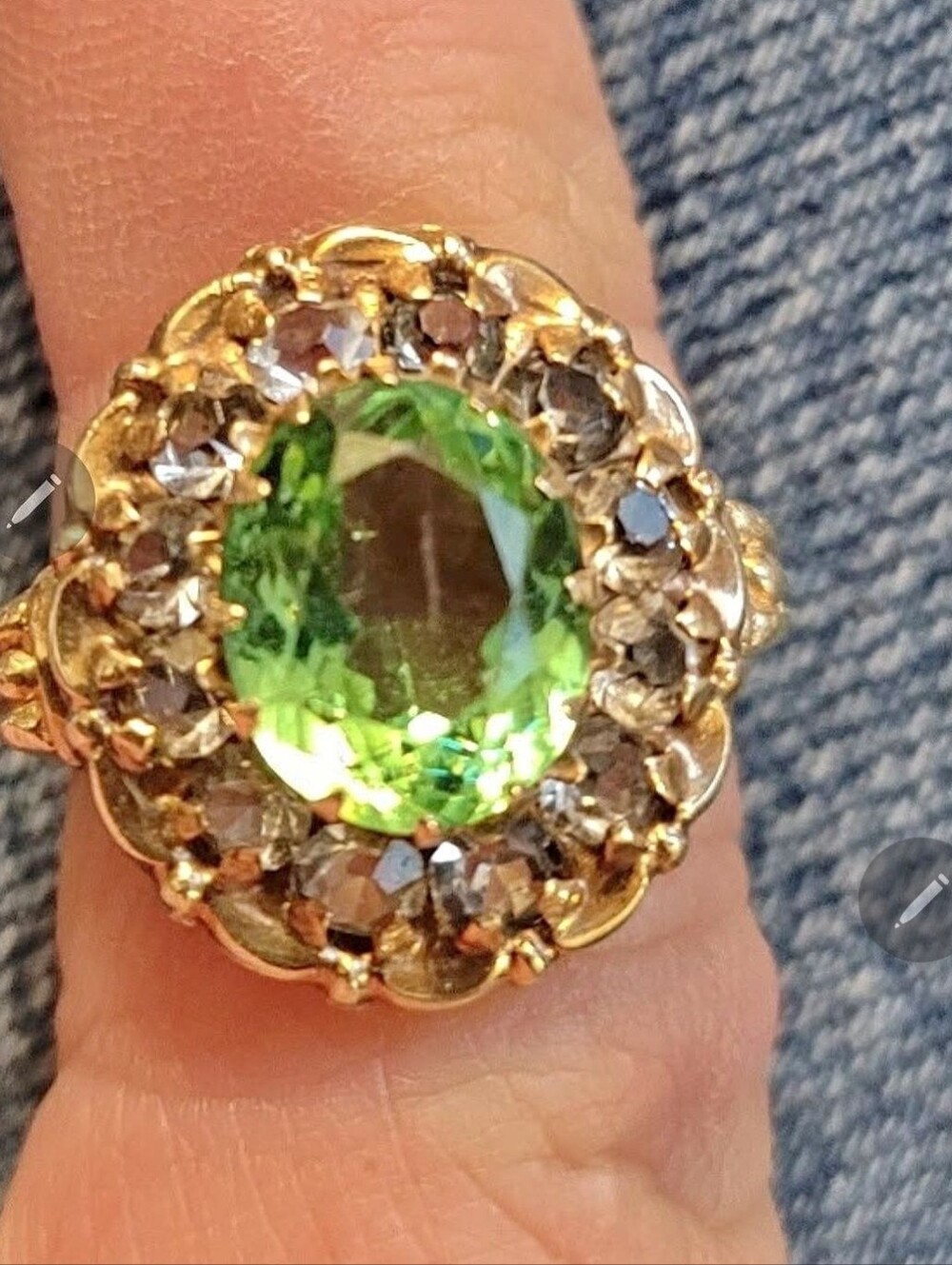 14k Peridot And Diamind Gold Ring with Green Center Gem and Clear Halo